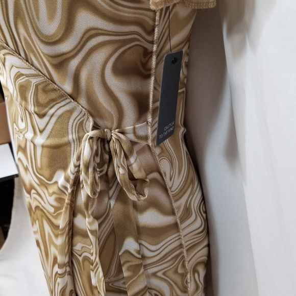 NEW Caution To The Wind Green Marbled Junior's Mesh Short Sleeve Wrap Mini Dress - Picture 5 of 9